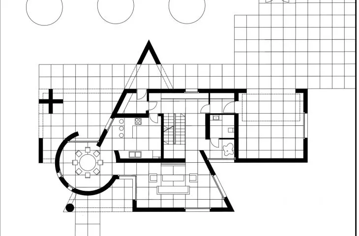 II Prize, projection