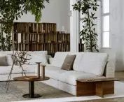 Stolik Oo, sofa Raksa 