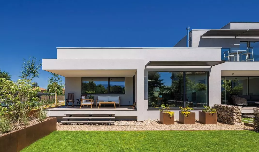 Due to rising energy prices and increasing environmental awareness, passive solutions are gaining popularity