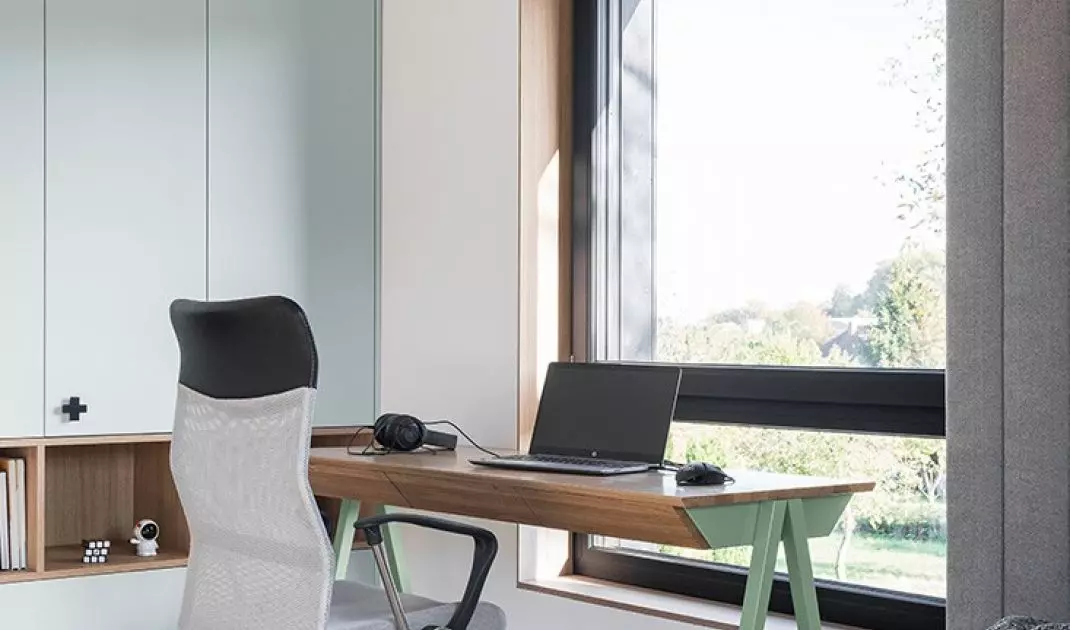 Passive windows are made of PVC or aluminum