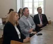 W prezentacji studentów WA PK uczestniczyli rektor PK prof. Andrzej Szarata (z prawej), burmistrz Dobczyc Tomasz Suś i jego zastępczyni Edyta Podmokły