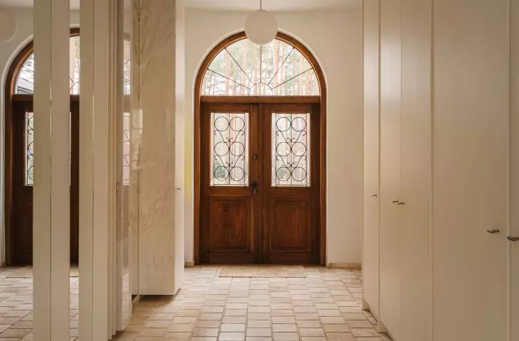 The house has an area of 500 m2