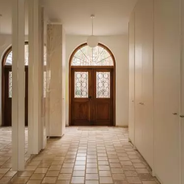 The house has an area of 500 m2