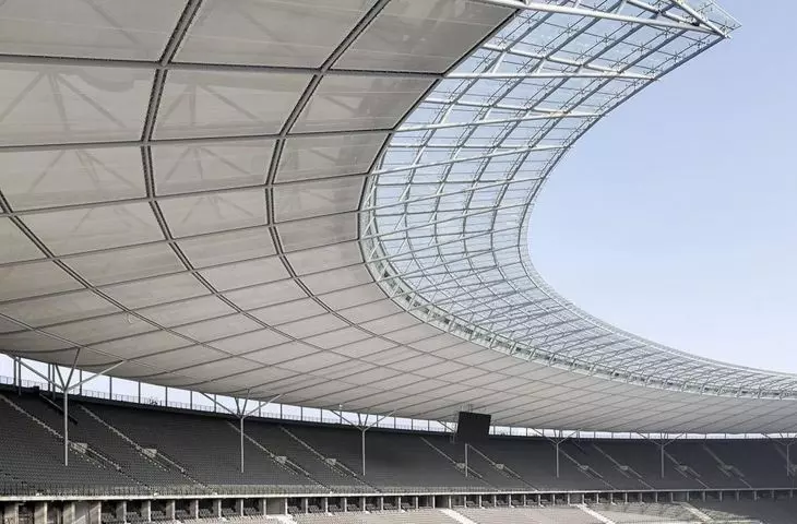 Construction of the new roof of Berlin's Olympiastadion