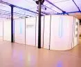 wystawa NeuroDiver — Comfort Space LAB to przestrzeń eksperymentalo-edukacyjna, w której można doświadczyć, w jaki sposób osoby neuroatypowe postrzegają środowisko