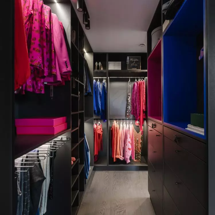 The closet zones have been separated using colors