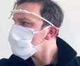 Architect Maciej Jakub Zawadzki with the headband without the film. This allows you to see how the visor works in conjunction with the fabric 