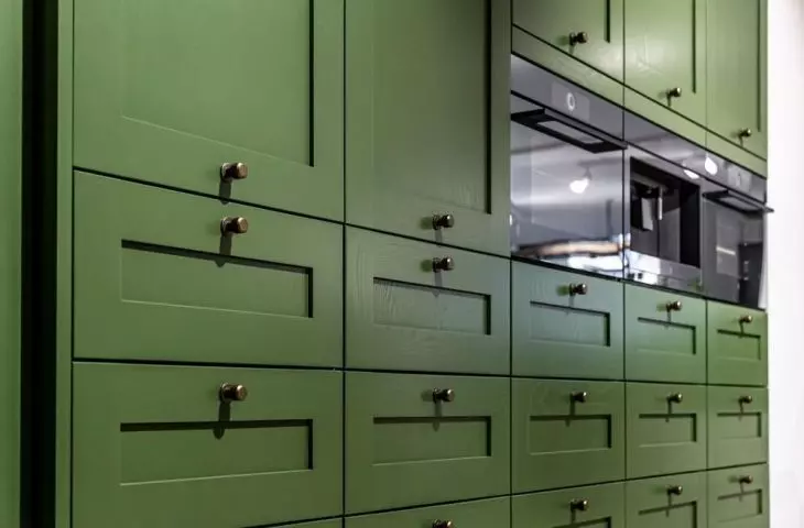 An interesting new color of furniture will add character to the interior