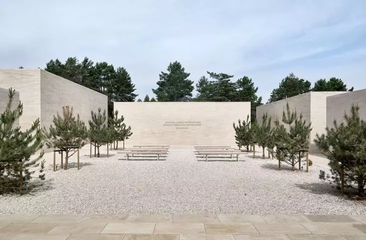 the yards of the columbarium chambers and the cemetery square were spread with permeable material - local stone ballast