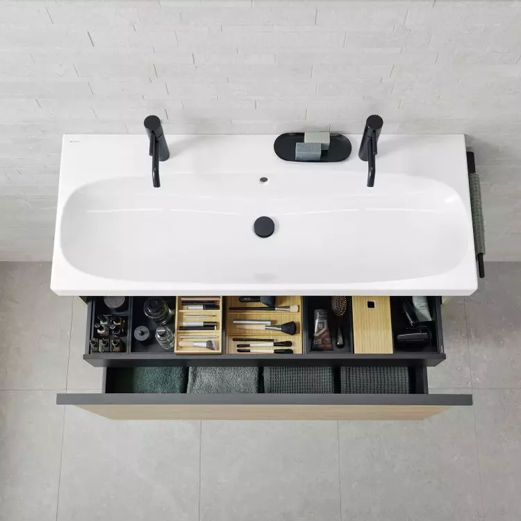 Smyle Square series washbasin with cabinet