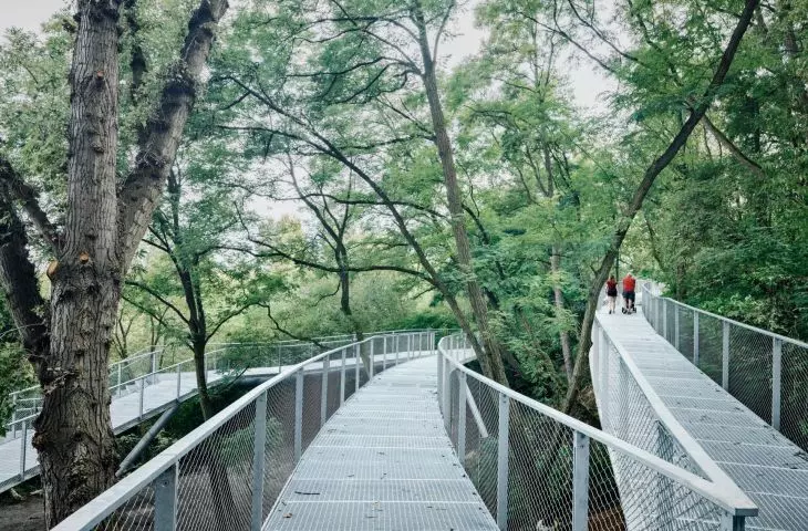 Park Akcji „Burza” w Warszawie (proj.: Archigrest, topoScape)