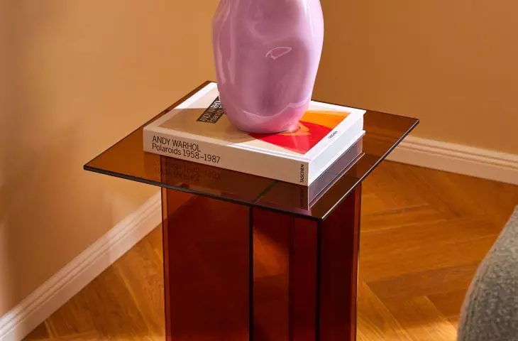 A red table can transform the whole arrangement