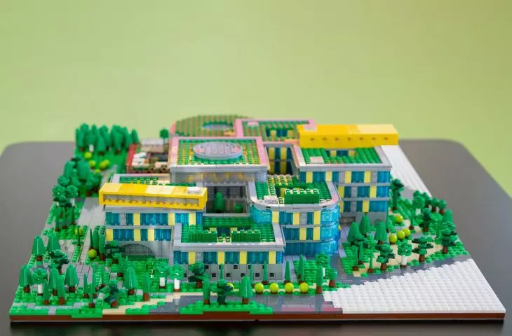Makieta została zrobiona z klocków LEGO