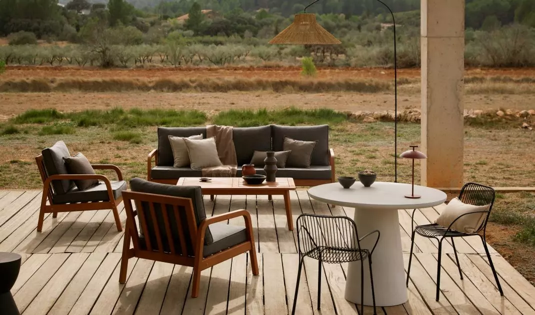 Consider what part of your balcony or terrace you can dedicate to a work area