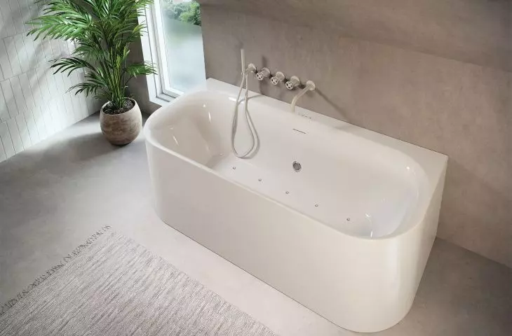 Devotion Back2Wall bathtub with Sparkle Mood system