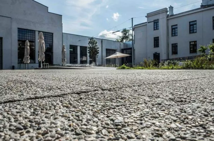 CEMEX - Modern paving around residential buildings 