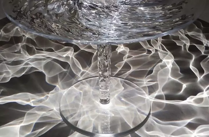 Podświetlony kawowy stolik Whirlpool