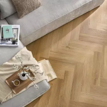  Elegant vinyl flooring in the living room - a perfect imitation of wood