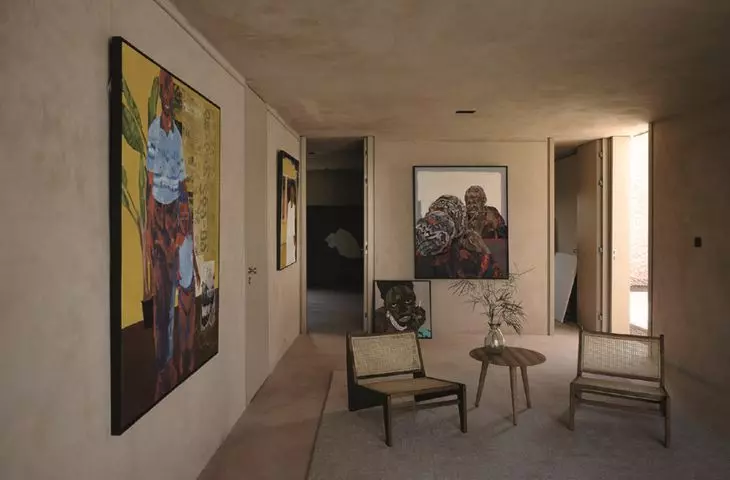 Interiors of Ghanaian residences oscillate between different levels of privacy