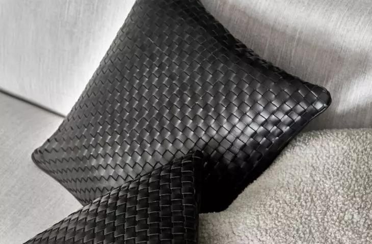 Black and leather will create an elegant, modern decor