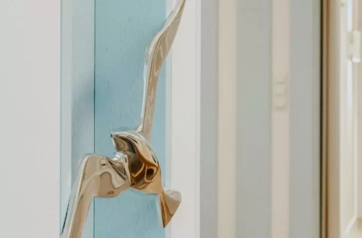 Of course, the seagull theme must not be missing