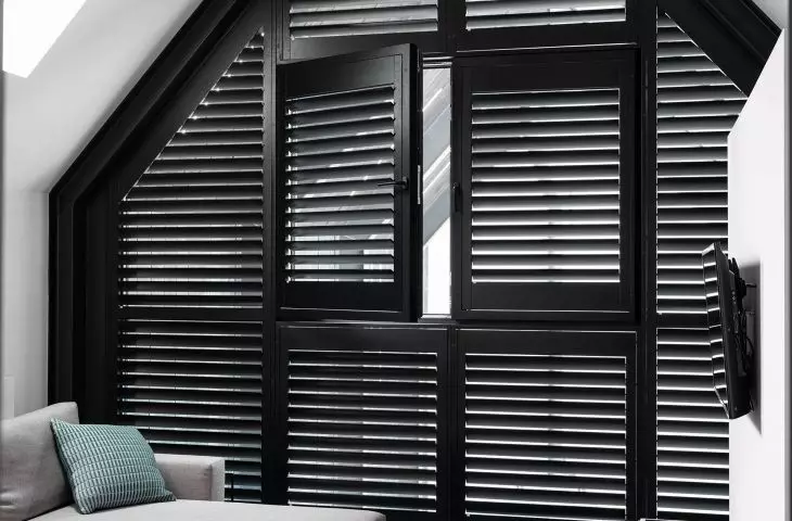 Shutters Jasno na okno nietypowe – pod indywidualne zamówienie