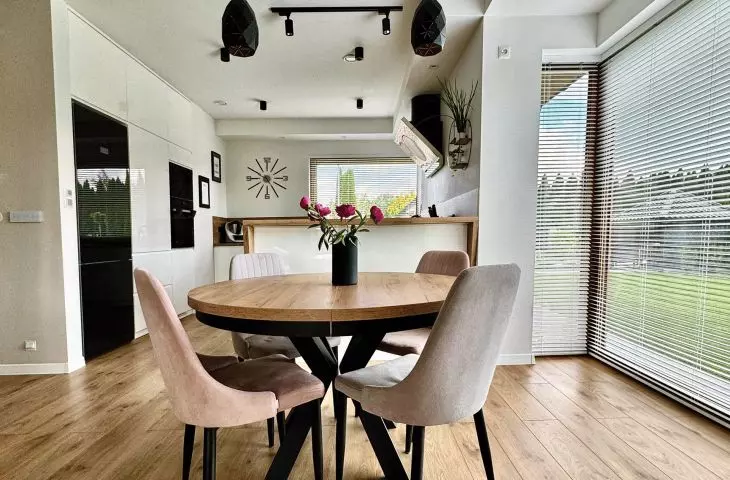 Living room - Basswood white 35 mm collection