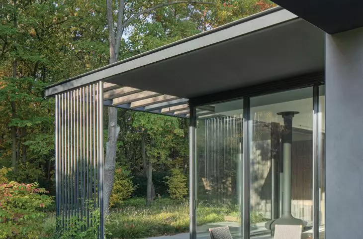 House on the edge in Jablonna