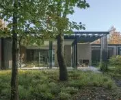 House on the edge in Jablonna