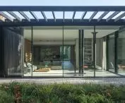 House on the edge in Jablonna