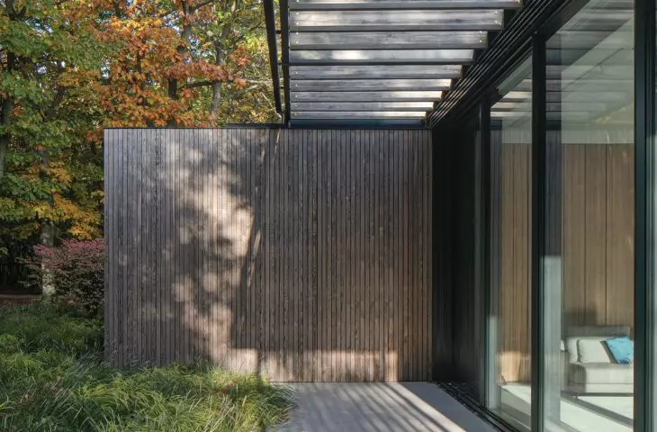 House on the edge in Jablonna