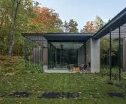 House on the edge in Jablonna