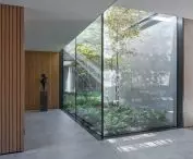 House on the edge in Jablonna