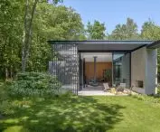 House on the edge in Jablonna