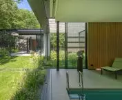 House on the edge in Jablonna