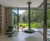 House on the edge in Jablonna