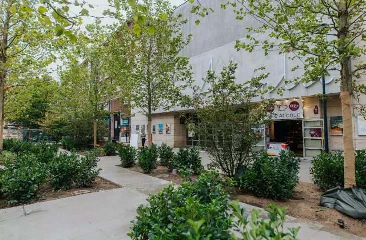 Green Chmielna - square by the Atlantic Cinema