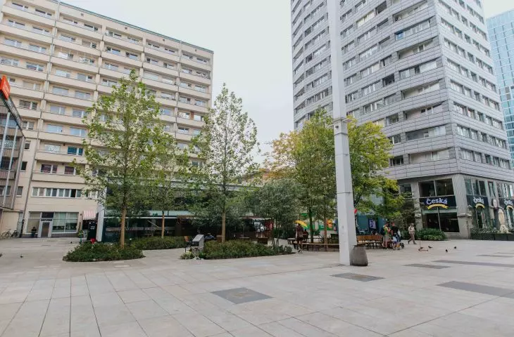 Green Chmielna - square by the Atlantic Cinema