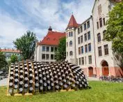 pawilon „Caterpillar” na kampusie Politechniki Wrocławskiej