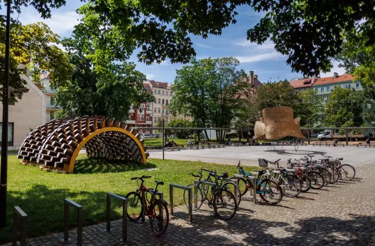 pawilon „Caterpillar” na kampusie Politechniki Wrocławskiej