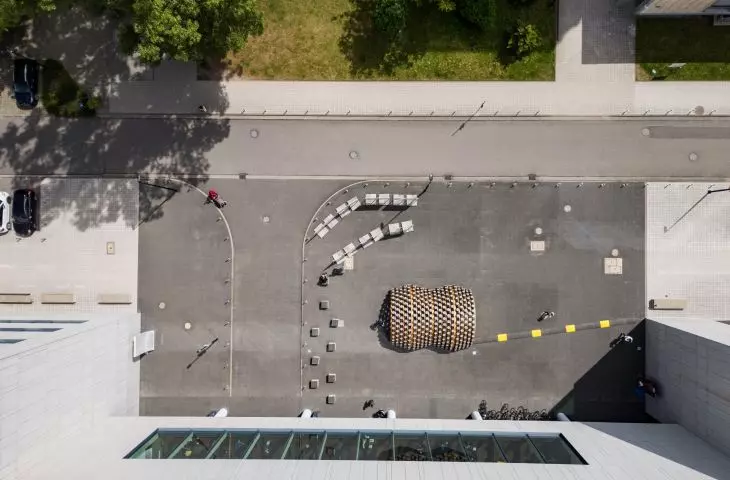 pawilon „Caterpillar” na kampusie Politechniki Wrocławskiej, widok z lotu ptaka