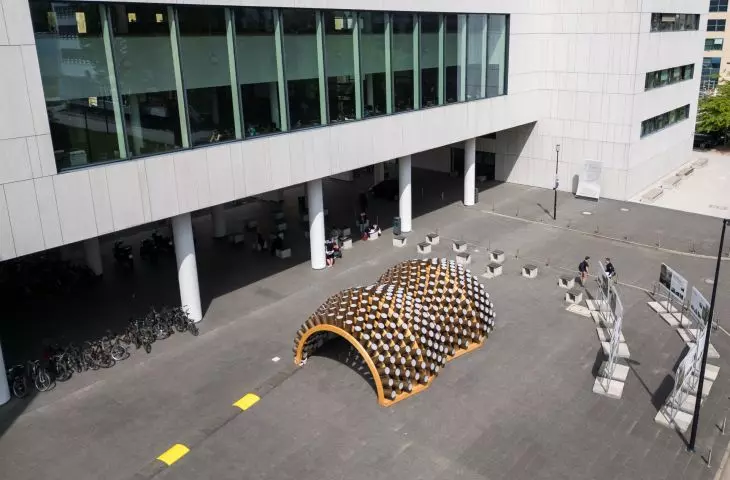 pawilon „Caterpillar” na kampusie Politechniki Wrocławskiej