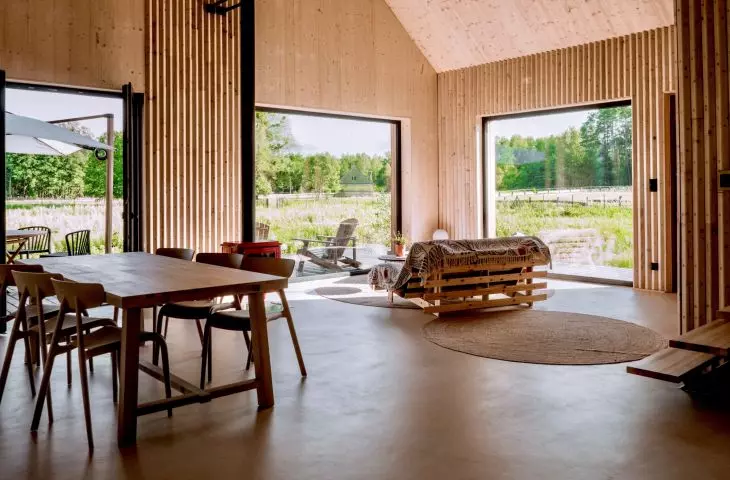 The logs are joined with wooden dowels