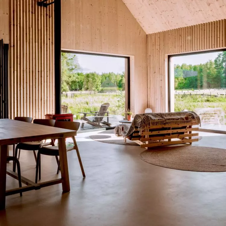 The logs are joined with wooden dowels