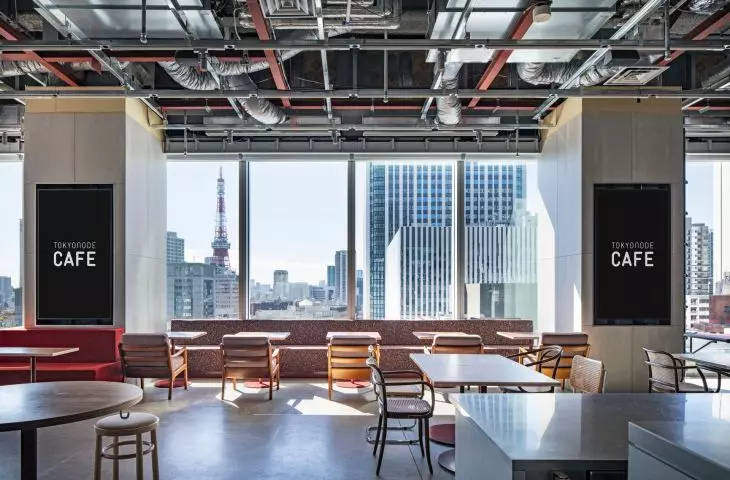 Widok z TOKYO NODE cafe