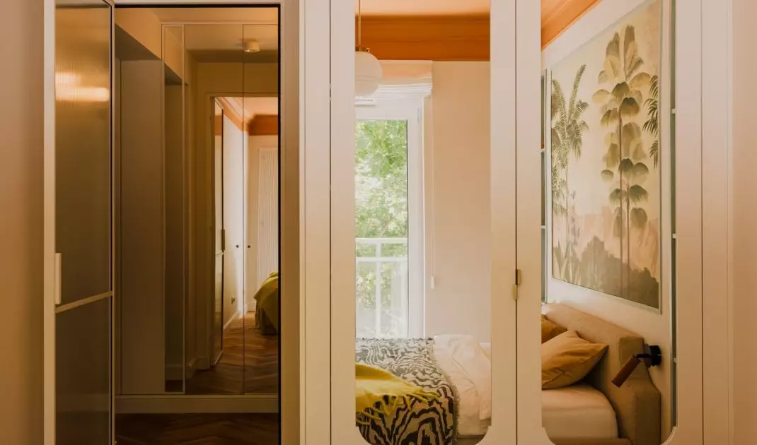 Mirrors reflect a fever of colors creating an interesting effect