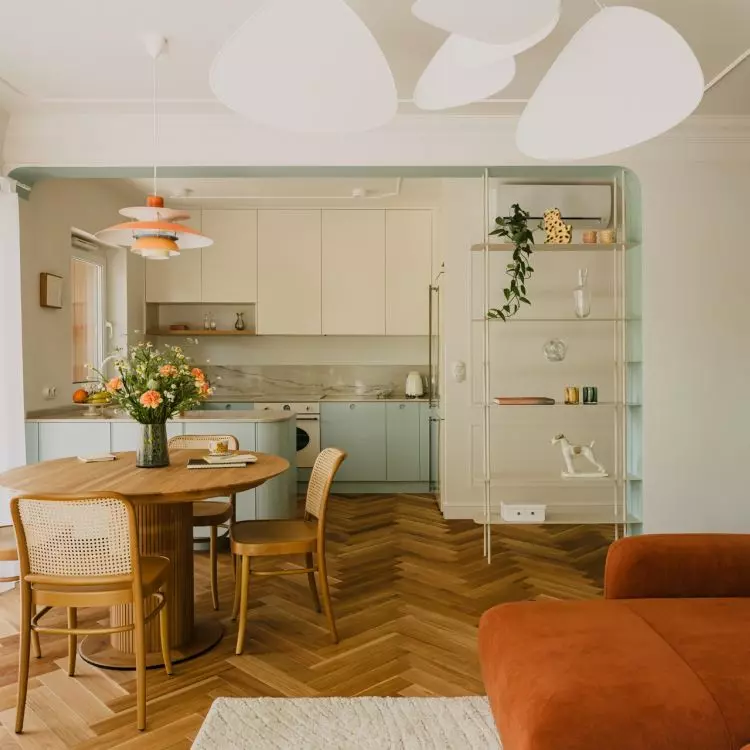 In the kitchen you will find a combination of white and blue