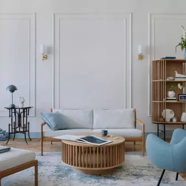 Blue emphasizes the classic character of the interior