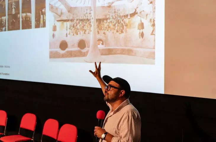 about experimental asylums and enclaves was told by Jakub Szczęsny