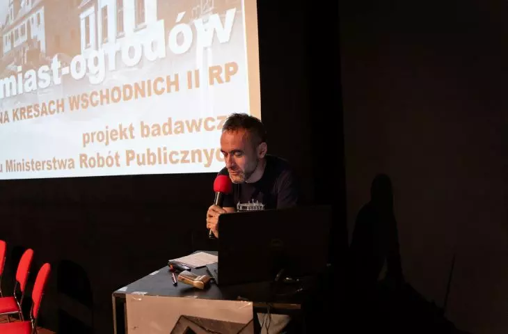 research of clerical colonies in the former borderlands of the Republic of Poland was presented by Dr. Michal Pszczółkowski